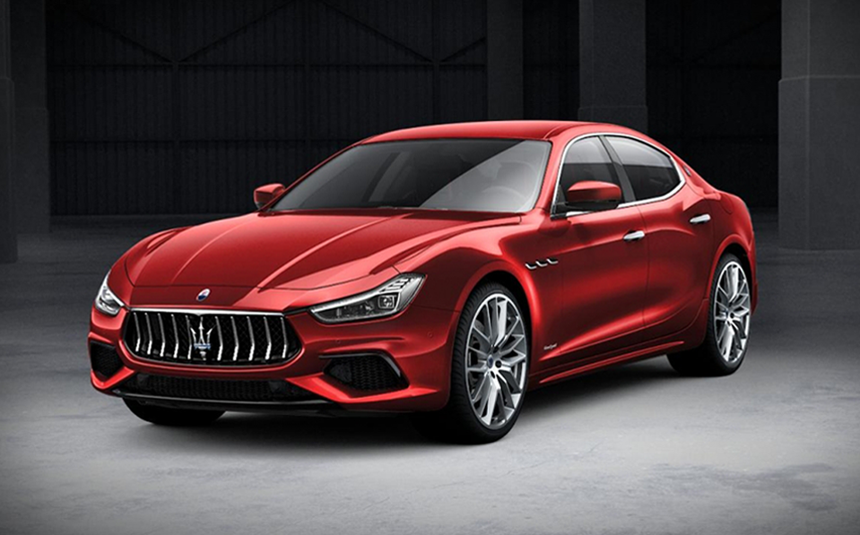 SPORTLICH. RAFFINIERT. DYNAMISCH 